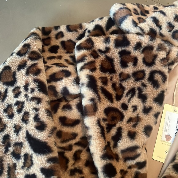 Faux Fur Leopard Jacket - Picture 2 of 4